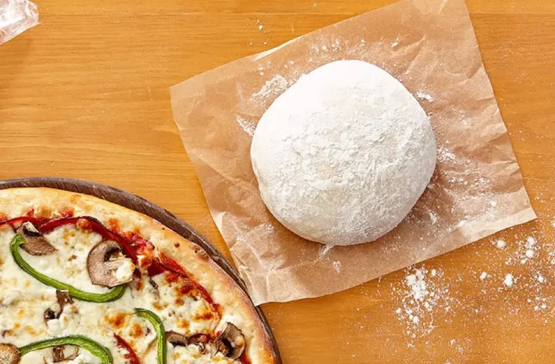 Pizza dough ball with 375 g