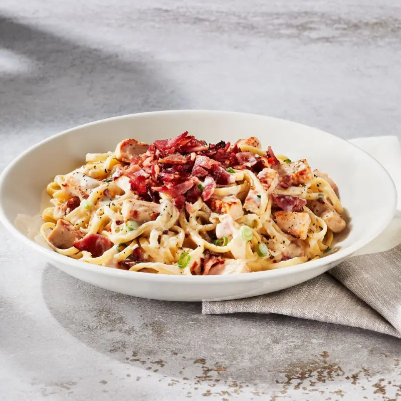 Carbonara and chicken linguine, Carbonara sauce, bacon, white wine, green onions and chicken strips