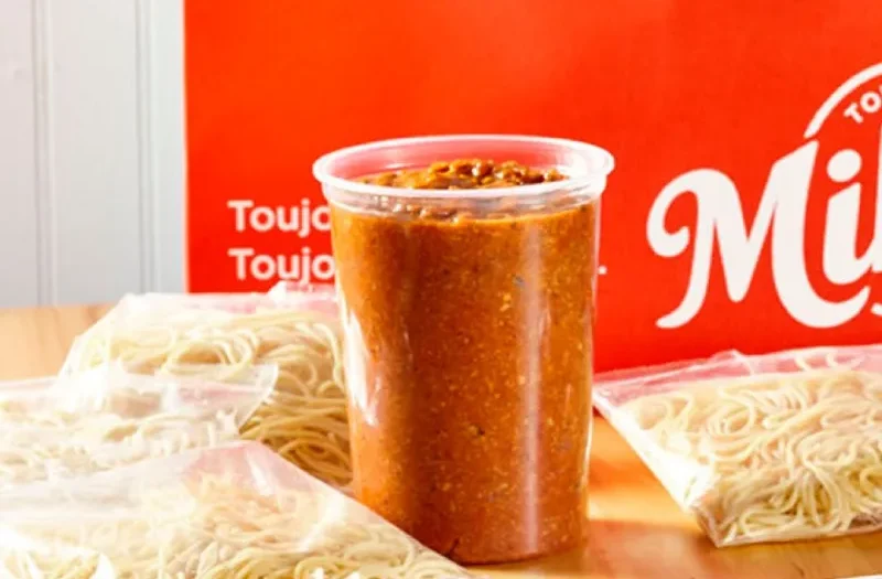 Pasta with linguine, pennine, cavatapi or spaghetti